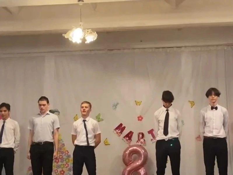 Аналар мен мектеп ұжымының ханымдары үшін 8 Наурыз - Халықаралық әйелдер күніне арналған мерекелік концерттер 4 және 5 наурызда өтті